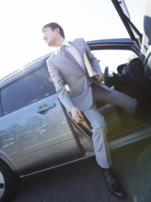 稲沢市からも利用者の多い新古車のお店